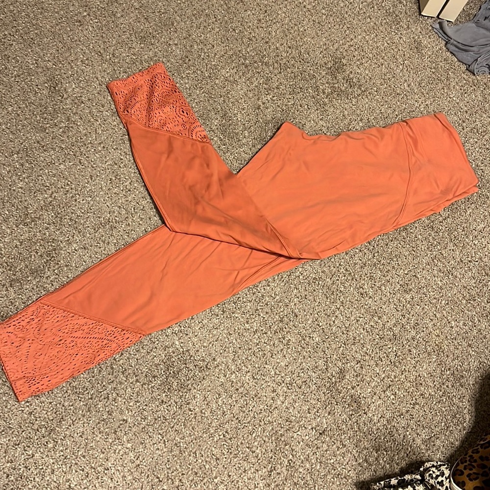 PINK cropped leggings